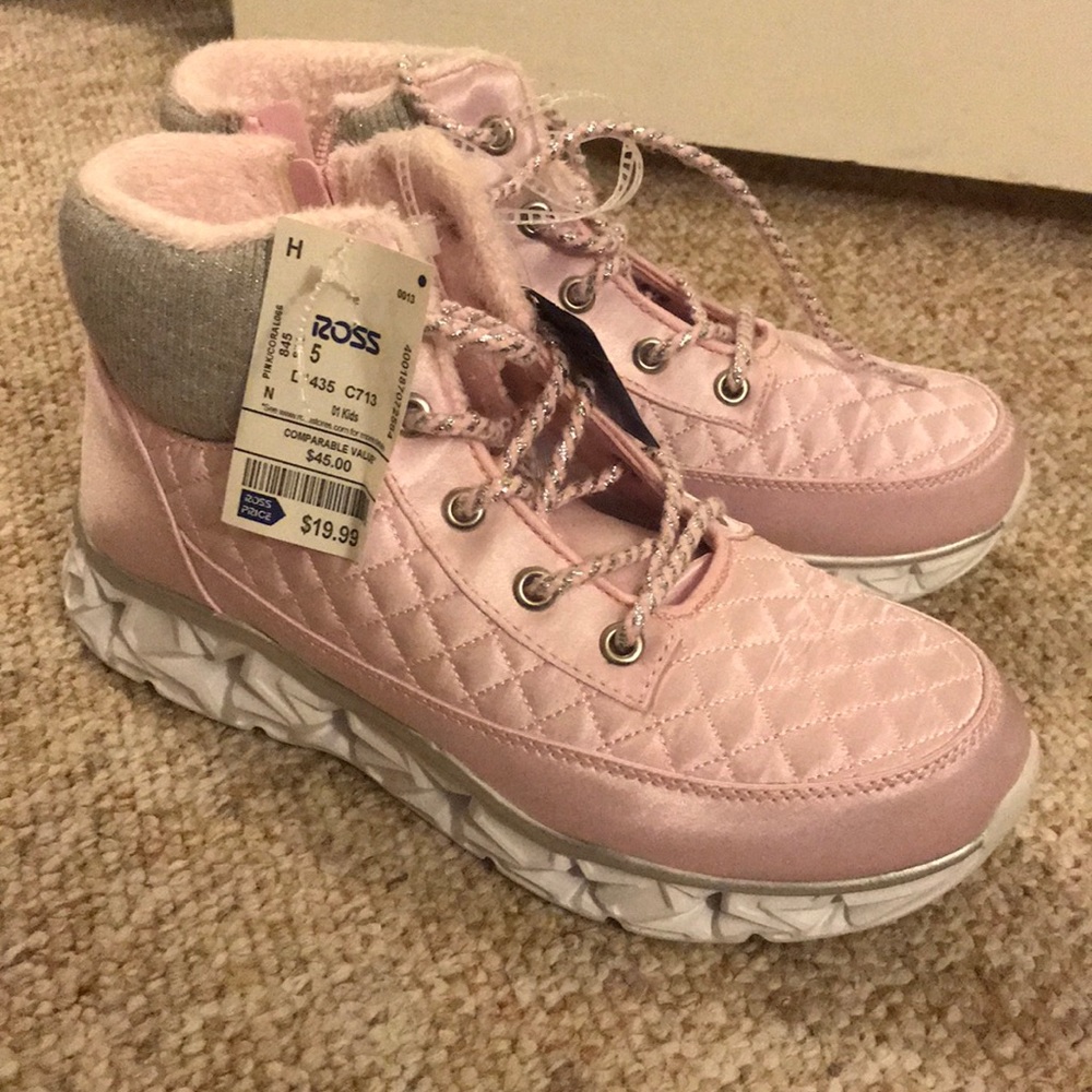 Girls shoes